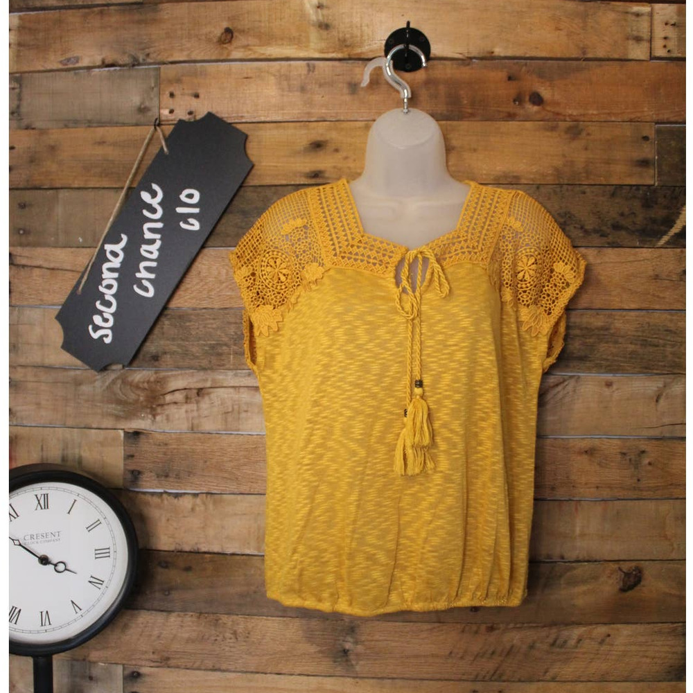 SALE-Jolt women's golden yellow crochet and tie front boho top size Medium